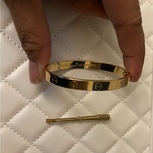 18K Saudi Gold- Love Bangle